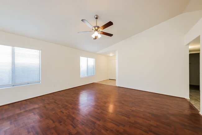 Foto del edificio - 8449 W Wethersfield Rd