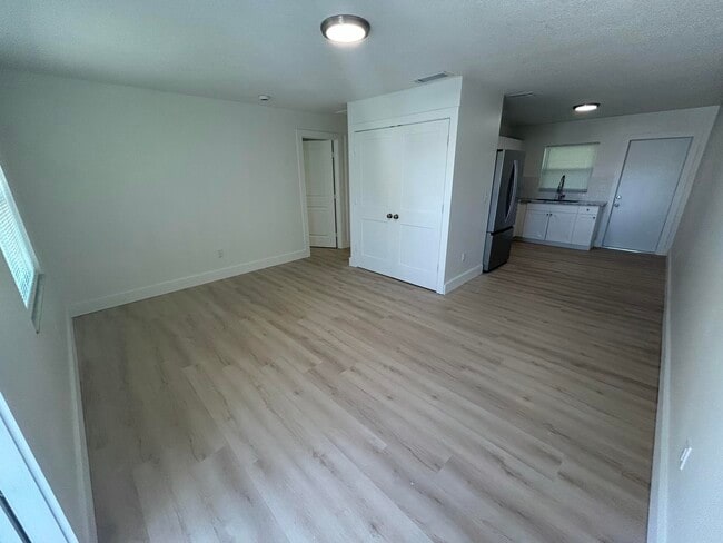 Building Photo - 2133 Sibley Ave