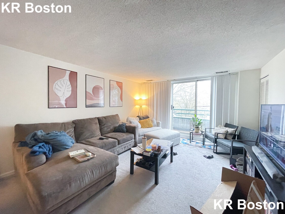 Primary Photo - 205 Beacon St