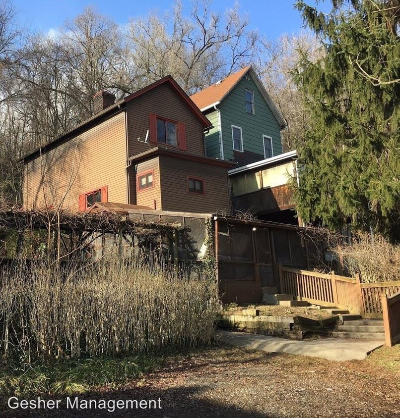 422 Highland Ave, Turtle Creek, PA 15145 House Rental in Turtle Creek