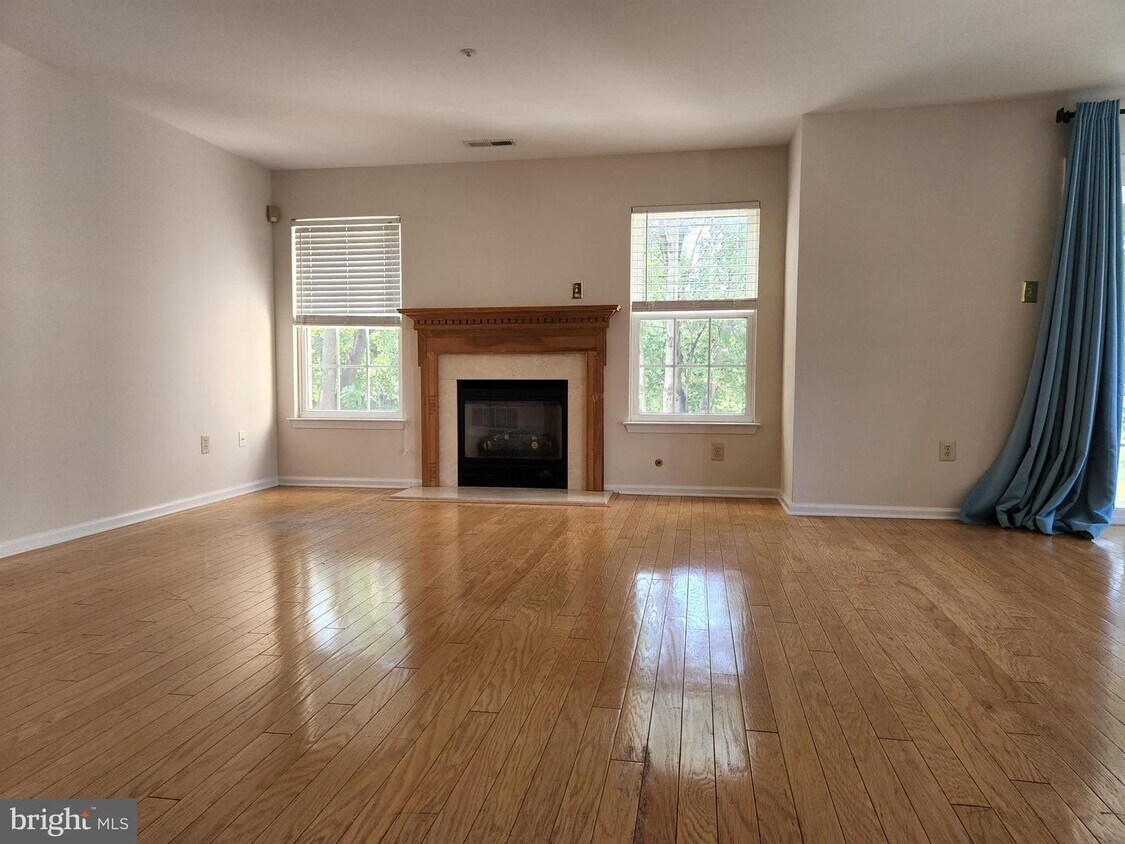 Foto principal - 1510 Lakeside Dr