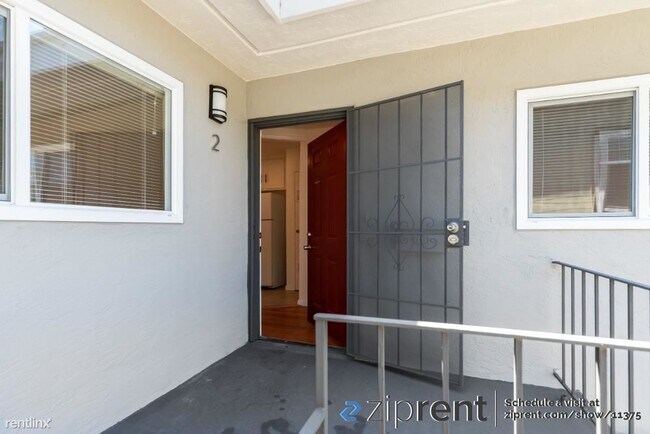 Foto del edificio - 3 br, 1 bath House - 669 33rd Street, Oakl...