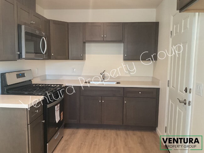 Building Photo - 831 S E St