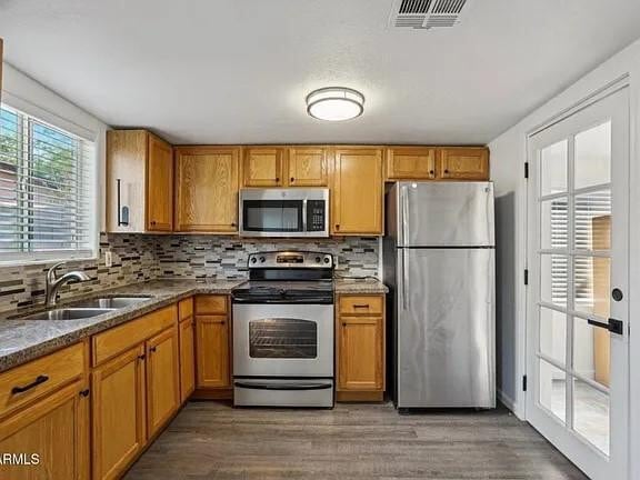 Foto del edificio - 2118 E Oak St