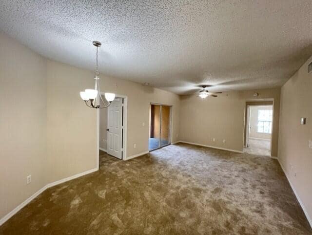 Building Photo - 5024 Lantana Rd