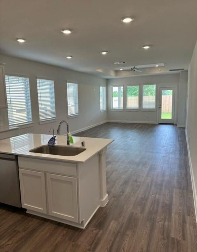 Building Photo - 31138 Myers Hvn Ln