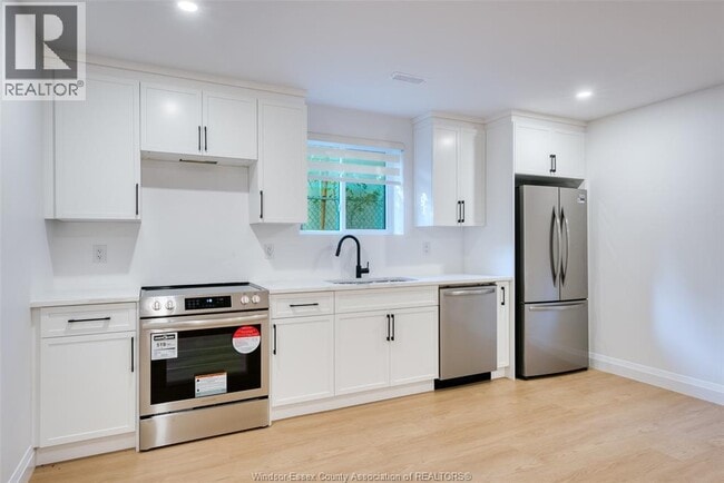 Building Photo - 354 Bouffard Rd