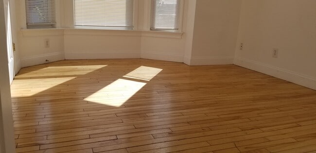 Master Bedroom - 55 Broadway