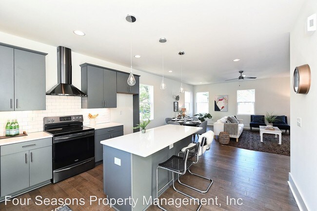 Building Photo - 3 br, 3.5 bath House - 1715 Umstead Street