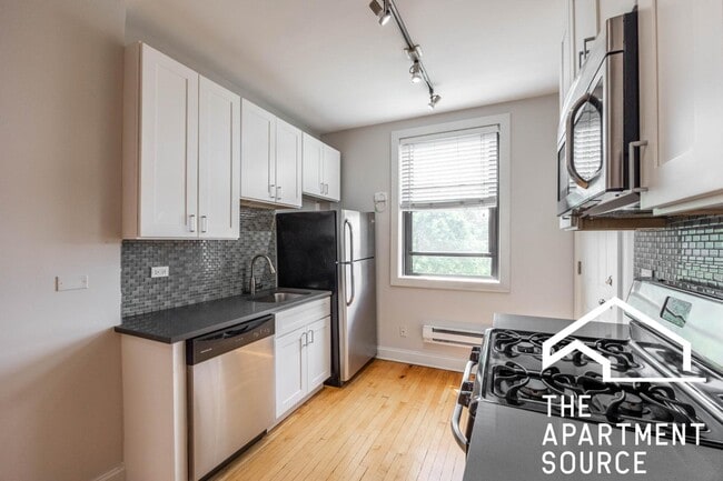 Photo - 2319 N Rockwell St (Chicago, IL) Apartment