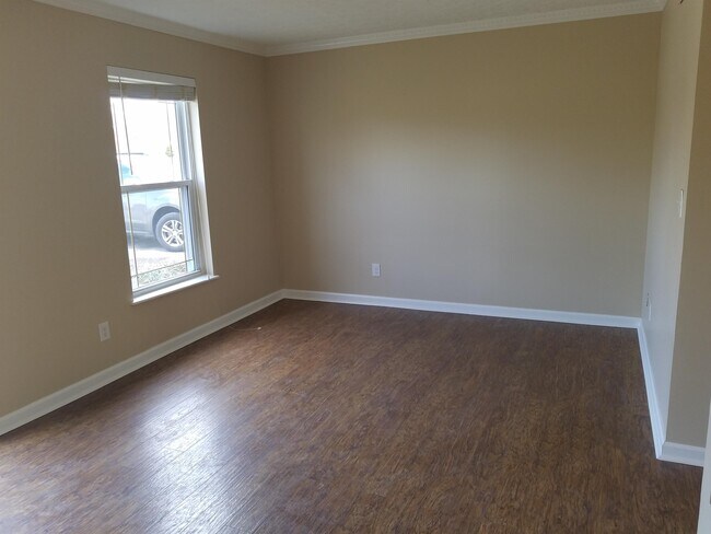 Foto del edificio - 9500 Cedar Lake Dr