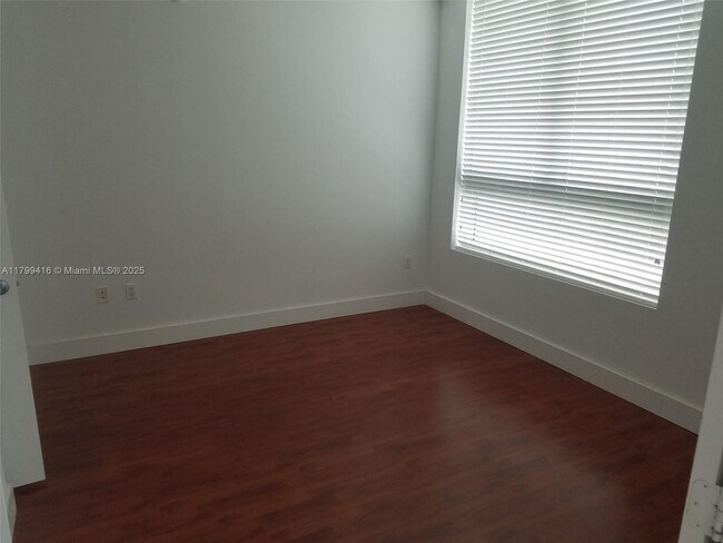Foto del edificio - 90 SW 3rd St