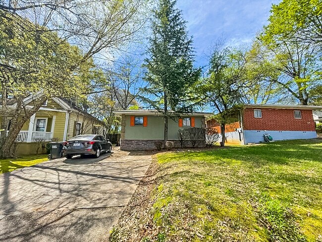 Foto del edificio - 1332 Eubanks Ave