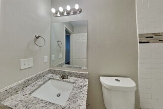 Building Photo - 2615 Silver Falls Dr