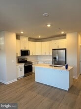 Building Photo - 113 Abramo Victor Dr