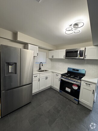 Building Photo - 1647 S Central Park Ave