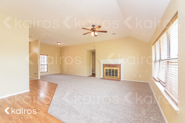Foto del edificio - 317 E Twelve Oaks Terrace