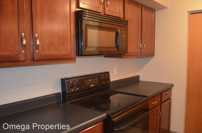 Building Photo - 2 br, 1.5 bath Apartment - 252 N. Walnut S...