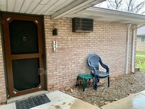 Building Photo - 313 Lunar Ln