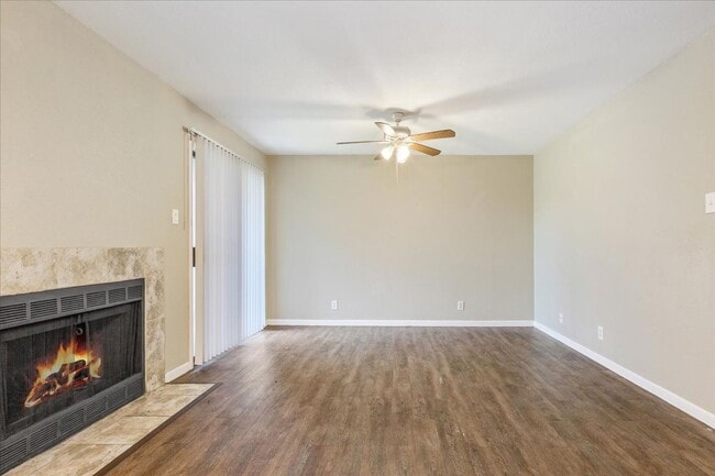 Building Photo - Hunterwood Apartments | 2-Bedroom / 1-Bath...