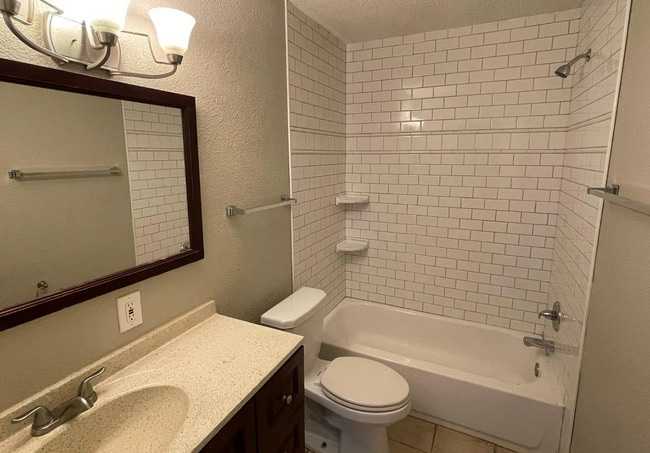 Foto del edificio - 4 bed close to TTU!!