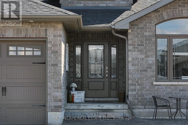 Photo du bâtiment - 52 Crews Cres