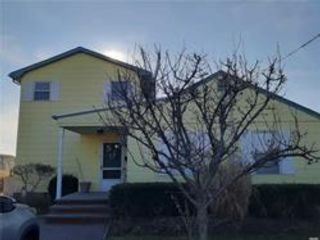Foto del edificio - 2 Shore Rd
