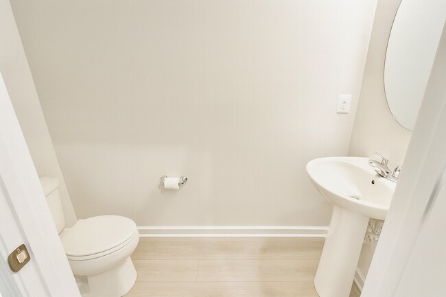 Foto del edificio - 471 Rivanna Hl Rd