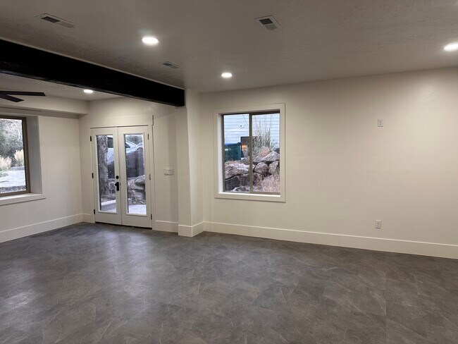 Foto del edificio - 9476 N Timpanogos Cv