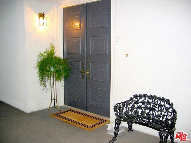 Building Photo - 727 S Orange Grove Blvd