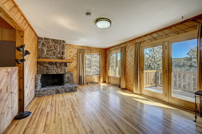 Foto del edificio - 27231 Log Trail