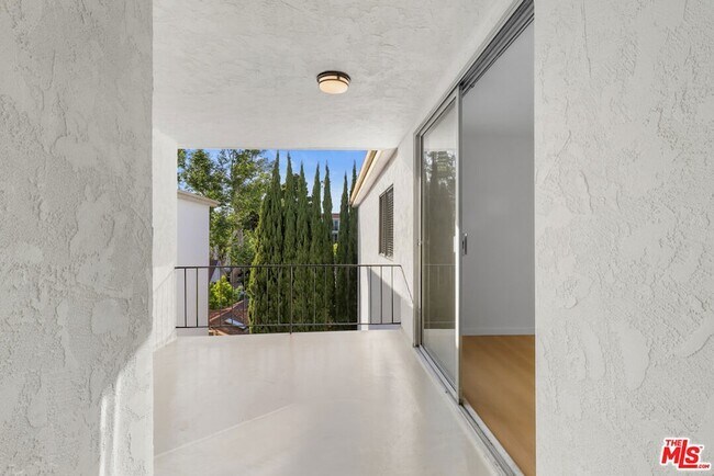 Building Photo - 1114 12th St