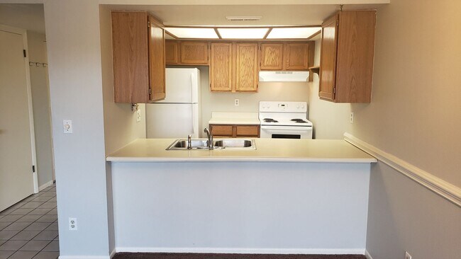 Foto del edificio - Great 2 Br/1.5 Ba Condo in NW Colorado Spr...