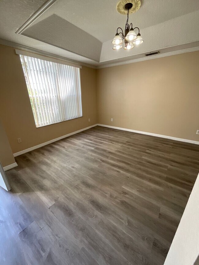 Foto del edificio - Beautiful Corner Lot