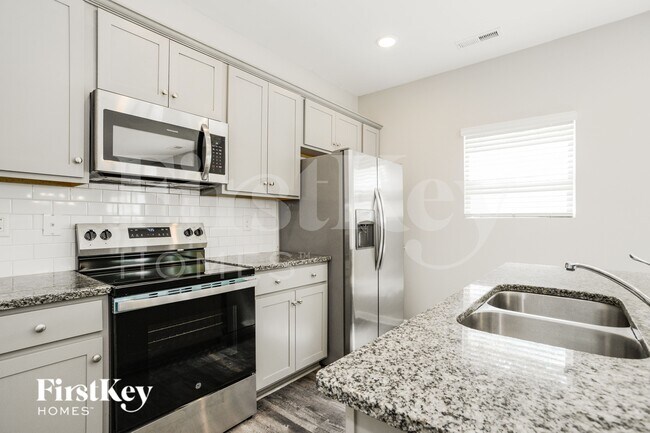 Building Photo - 9628 Hamel St