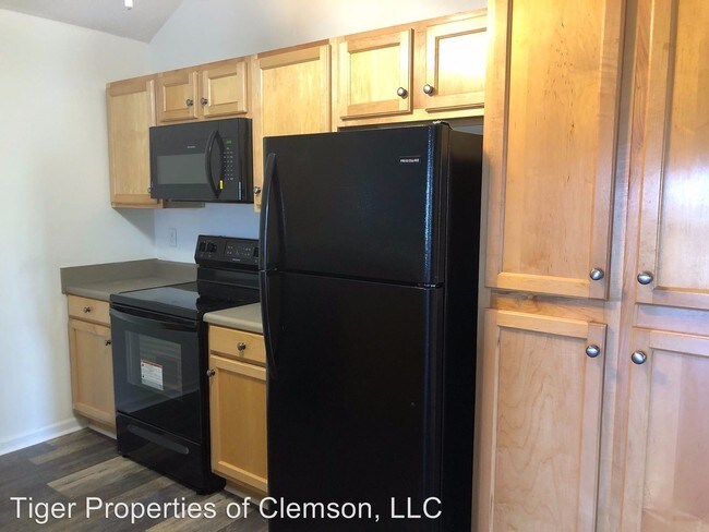 Foto del edificio - 1111 Harts Ridge Dr