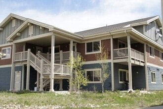 Building Photo - 160 Sterling Lp