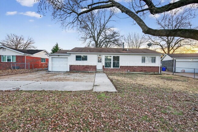 Foto del edificio - 2385 Greenbriar Dr