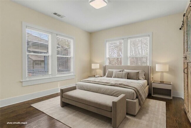 Foto del edificio - 287 MacKenzie Dr NE