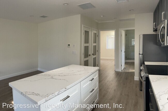 Building Photo - 1 br, 1 bath House - 3460 McNab Ave Unit A