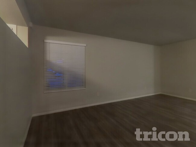 Foto del edificio - 1349 W Morrow Dr