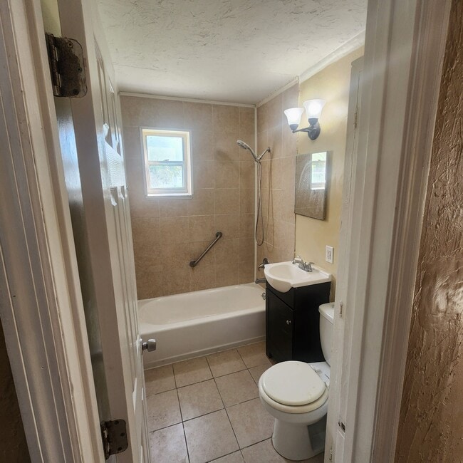 Bathroonm - 741 W 3rd St