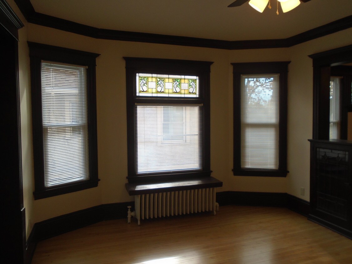 Primary Photo - 3034 Knox Ave S