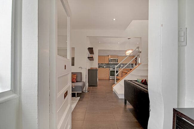 Photo du bâtiment - 7 Ways Ln