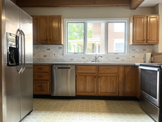 Foto del edificio - 258 Highland St