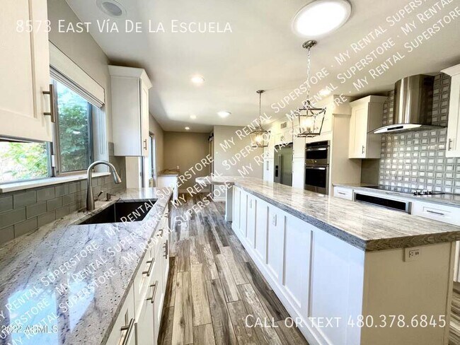 Foto del edificio - 8573 E Vía De La Escuela