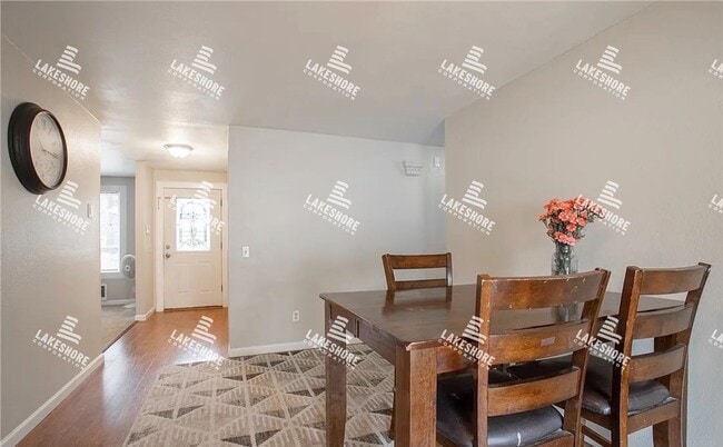Building Photo - 3 Bed 2 Bath Graham Home w/ Beautiful Kitchen Remodel!