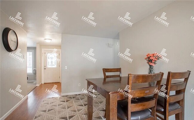 Foto del edificio - 3 Bed 2 Bath Graham Home w/ Beautiful Kitchen Remodel!