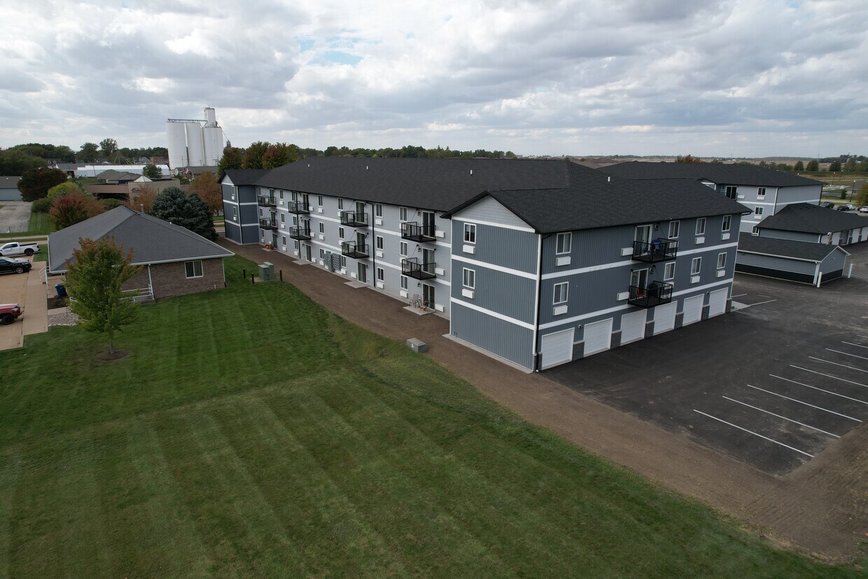 201 N 4th Ave, Eldridge, IA 52748 Apartments in Eldridge, IA