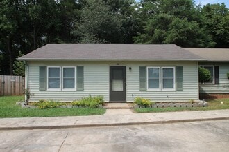 Building Photo - 565 Cedarvilla Dr